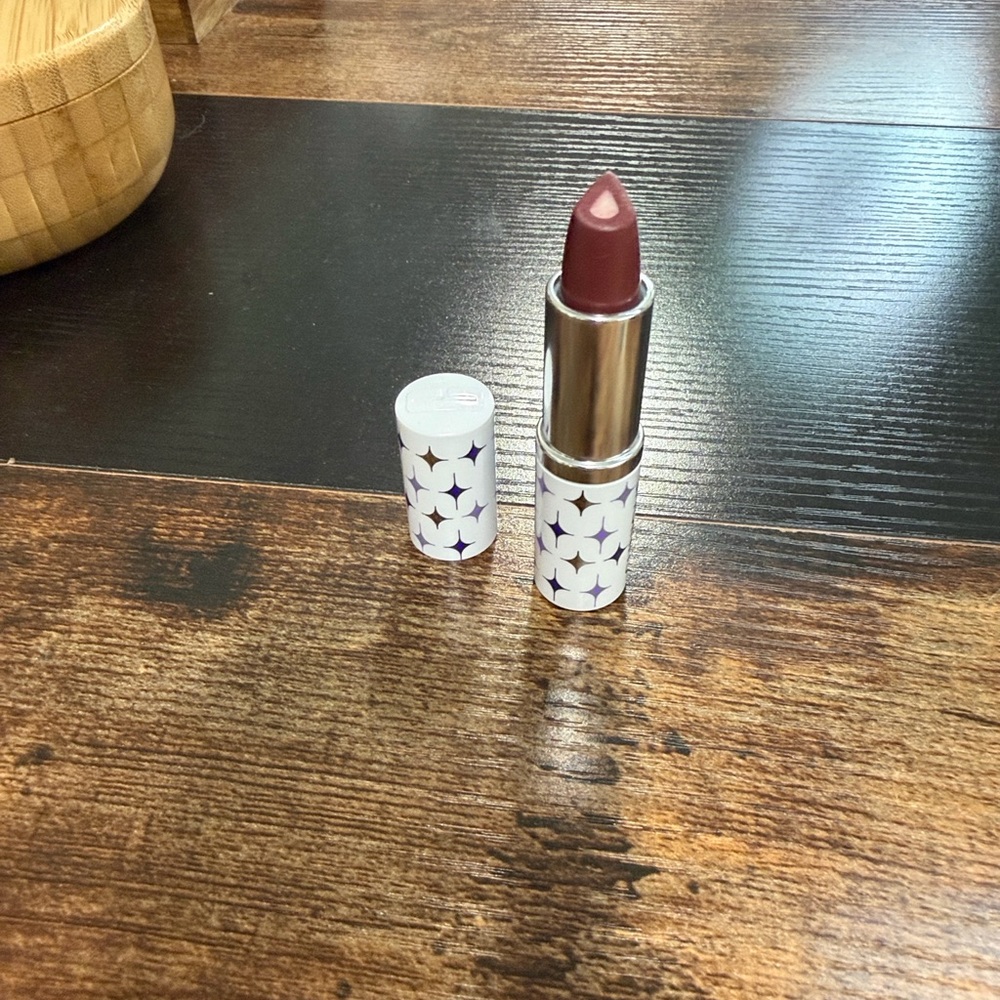 New Clinique Dramatically Different in A Different Grape